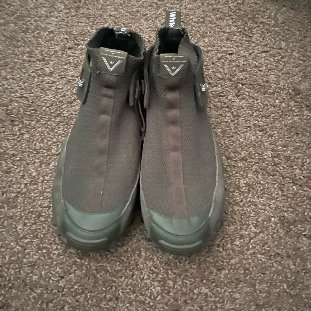 ADIDAS X WHITE MOUNTAINEER